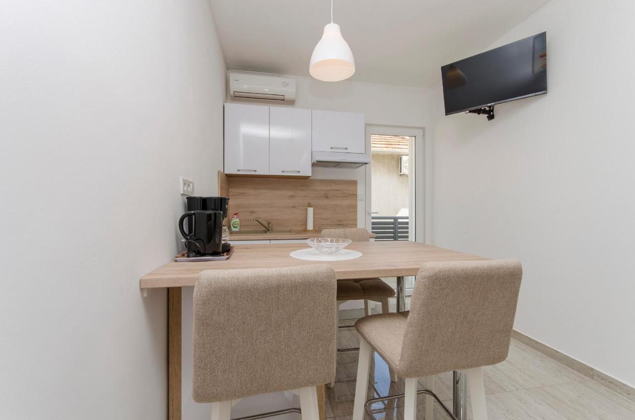 Apartments And Rooms Mare Vodice Exterior photo